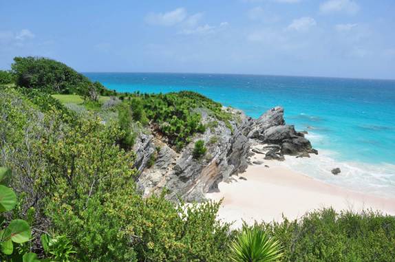 Pequena praia no litoral sul de Bermuda